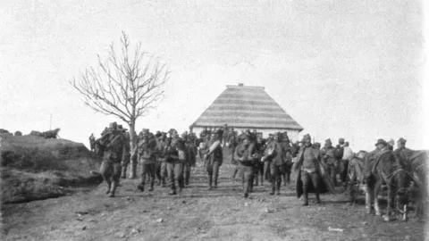Srpski vojnici u forsiranom maršu ka frontu, avgust 1914.