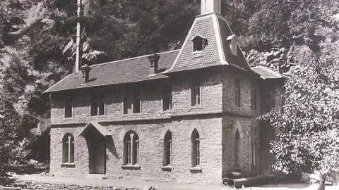 Hidroelektrana Vučje kod Leskovca na fotografiji iz 1903. godine