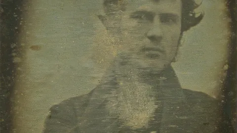 Autoportret Roberta Kornelijusa iz 1839. godine, najstarija fotografija ljudskog lica